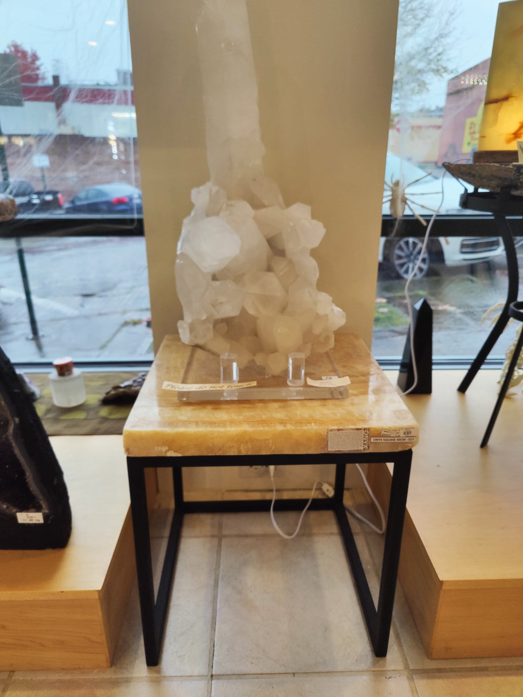 Onyx Nesting Table